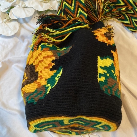 Sunflower Patterned Black Large Wayuu Drawstring Crossbody Mochila Bag - Picture 5 of 11